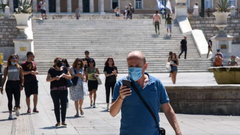 Κορονοϊός: &quot;Μύθος η ανοσία της αγέλης&quot;, λέει ο πρόεδρος ελληνικής εταιρείας λοιμώξεων