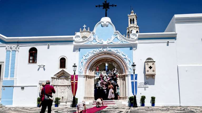 Δεκαπενταύγουστος: Η Παναγία στη λογοτεχνία, τη ζωγραφική και τη συνείδηση του ελληνισμού