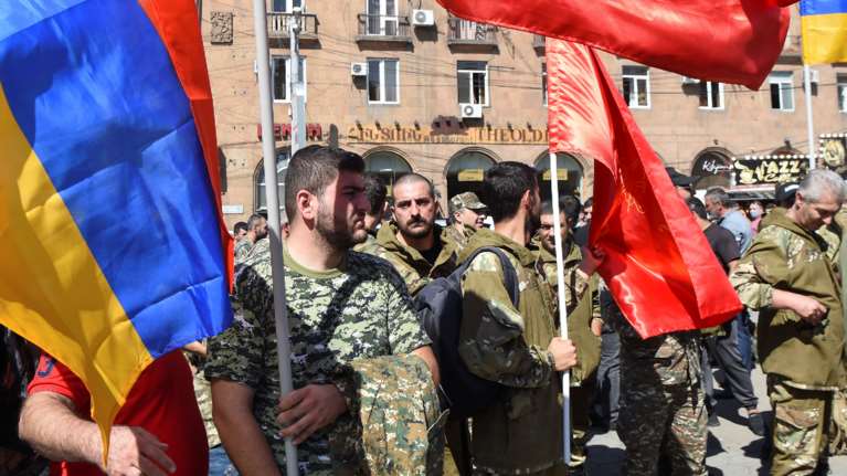 &quot;Φωτιά&quot; στον Καύκασο: Ανεξαρτησία του Ναγκόρνο Καραμπάχ εξετάζει η Αρμενία - Επικοινωνία με Πούτιν