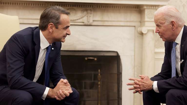 Στον Λευκό Οίκο ο Κυριάκος Μητσοτάκης - "Σημαντικότερη όσο ποτέ η σχέση των δύο χωρών" το μήνυμα Μπάιντεν