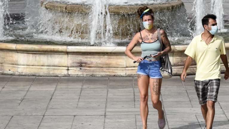 Κορονοϊός: Σαρώνει το δεύτερο κύμα την Ελλάδα - Υπερδιπλασιάστηκαν οι νεκροί - 5 φορές πάνω τα κρούσματα από τις 31 Ιουλίου