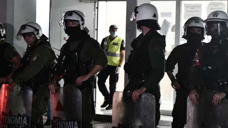 Πέραμα: Πειθαρχικός έλεγχος εντός πέντε ημερών για την αιματηρή καταδίωξη με εντολή Θεοδωρικάκου