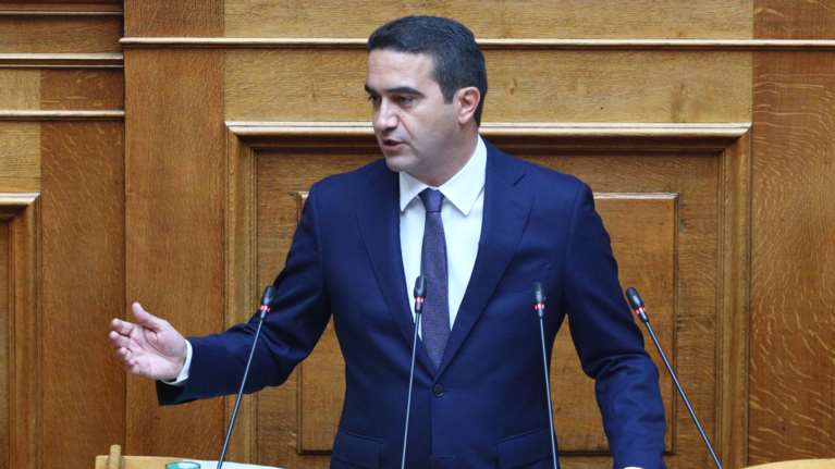 Βουλή: Άρχισε η εφαρμογή του "χρονο-κόφτη" στις ομιλίες - Πρώτο "θύμα" ο Μ. Κατρίνης