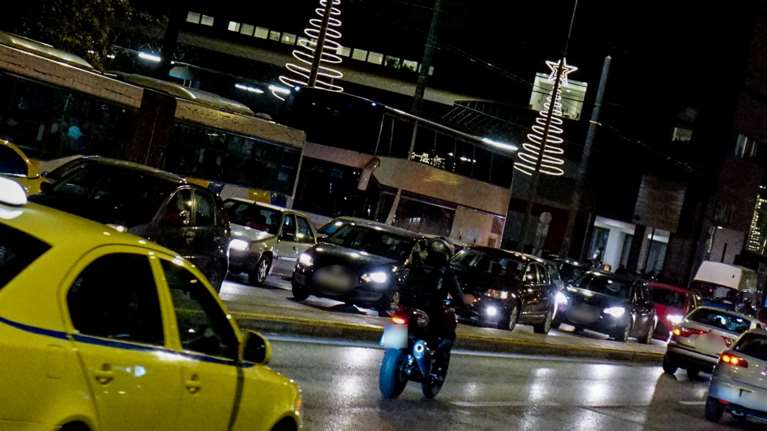 Βίντεο σοκ από την τραγωδία στη Λ. Συγγρού- Η στιγμή που η 41χρονη παρασέρνει τον 23χρονο πεζό και τον εγκαταλείπει - Παραδόθηκε μετά