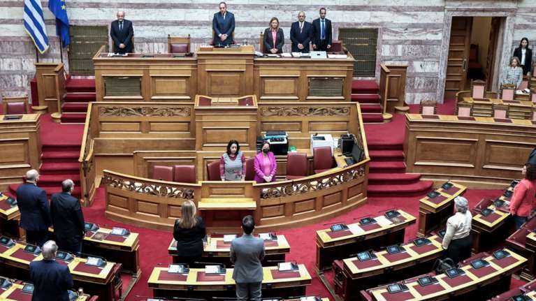 Αυξάνονται οι μισθοί εξωκοινοβουλευτικών υπουργών και υφυπουργών από 1/1/2024 - Πώς διαμορφώνονται οι απολαβές στη Βουλή