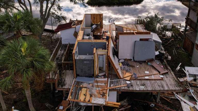 ΗΠΑ: Σαρώνει στο πέρασμά του ο τυφώνας Ιντάλια - Ανυπολόγιστες ζημιές σε Βόρεια Καρολίνα και Φλόριντα [Εικόνες-Βίντεο]