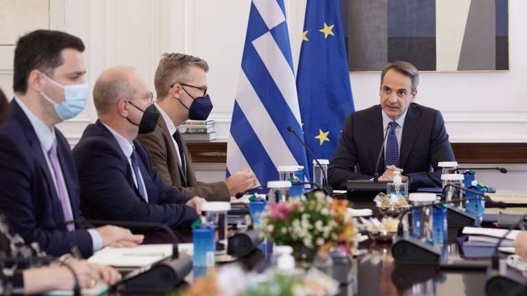 Ανακοινώσεις Μητσοτάκη: Υποχρεωτικός ο εμβολιασμός άνω των 60 ετών - Διαφορετικά θα πληρώνουν πρόστιμο 100 ευρώ κάθε μήνα