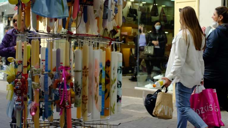 Κορονοϊός: Πώς θα κάνουμε Πάσχα - Πού θα πρέπει να φοράμε μάσκες μετά τη χαλάρωση των μέτρων