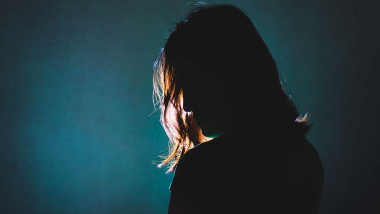 Θεσσαλονίκη: Στη φυλακή ο 51χρονος που βίαζε για χρόνια την ανήλικη ανιψιά του - Η γιάγια της την πίεζε να μην μιλήσει πουθενά