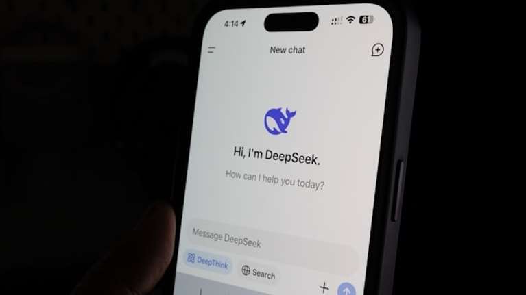 Η Αρχή Προστασίας Δεδομένων ξεκίνησε έρευνα για το DeepSeek - Στο μικροσκόπιο και κακόβουλο λογισμικό του WhatsApp