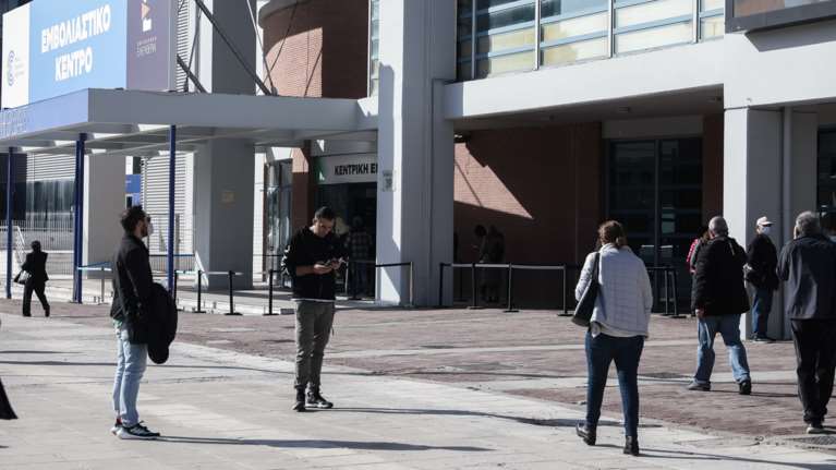 Ανατροπή: Στους 3 μήνες η τρίτη δόση εμβολιασμού - Ανοίγει απόψε η πλατφόρμα για τους άνω των 18 ετών