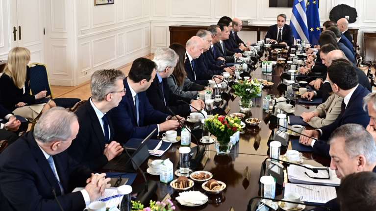 Ανασχηματισμός: Το μήνυμα Μητσοτάκη στους υπουργούς μετά το &quot;χαστούκι&quot; με τα Τέμπη - Δουλειά, μετριοπάθεια, όχι τοξικότητα