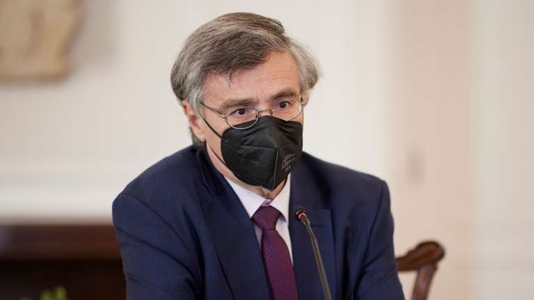 Καμπανάκι Τσιόδρα: Πιθανή μια νέα υπερμεταδοτική μετάλλαξη του κορονοϊού - Με τα εμβόλια αποφεύχθηκαν 39.000 θάνατοι