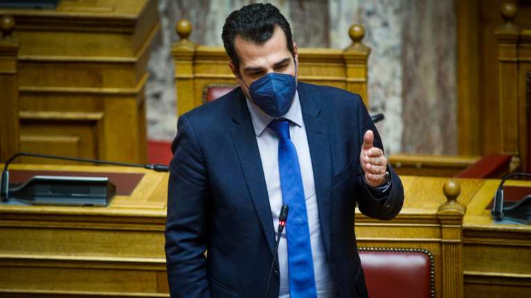 Πλεύρης: Όσο διαρκεί η πανδημία οι ανεμβολίαστοι υγειονομικοί θα είναι εκτός ΕΣΥ - Είναι δική τους η επιλογή