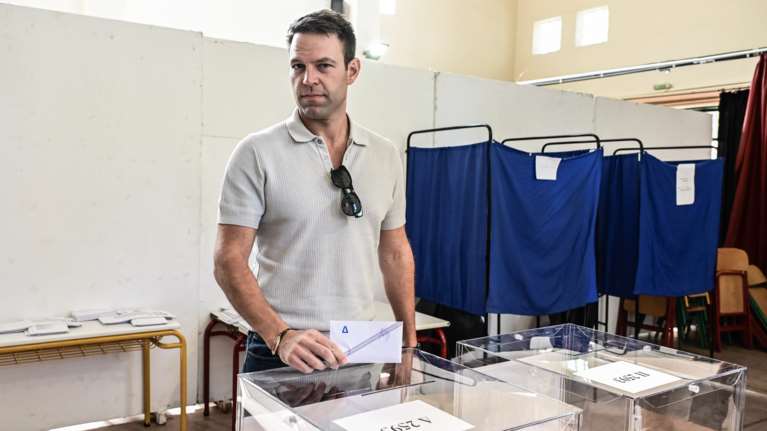 Σε σπιράλ καθόδου ο ΣΥΡΙΖΑ και μετά την εκλογή Κασσελάκη - Άνοιγμα σε ΠΑΣΟΚ μετά τη νέα συντριβή