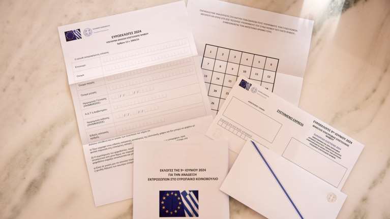 Ανοίγει ο δρόμος της επιστολικής ψήφου και στις εθνικές εκλογές για τους απόδημους - Κατέθεσε τροπολογία η Κεραμέως