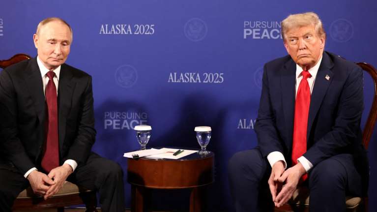Ιστορική συνάντηση Τραμπ - Πούτιν: Το μέλλον της Ουκρανίας κρίνεται στην Αλάσκα [εικόνες - βίντεο]