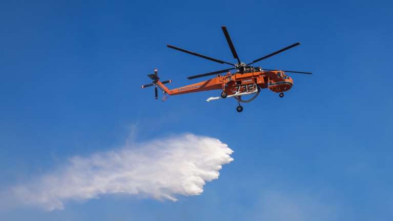 Φωτιά στην Αργολίδα: Πυρκαγιά ξέσπασε στις Λάκκες - Σηκώθηκαν 8 εναέρια μέσα