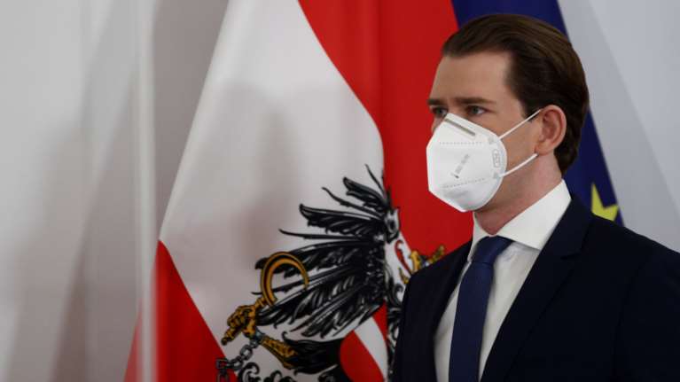 Προειδοποίηση Κούρτς: Ο κορονοϊός θα μας απασχολεί για πολλά χρόνια - Εκκληση να εμβολιαστούν οι πολίτες