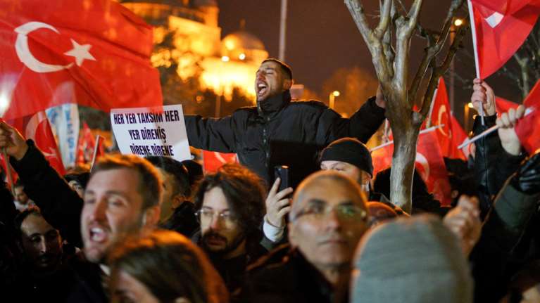 Ανάλυση Economist: Γιατί ο Ερντογάν αποφάσισε να συλλάβει τώρα τον μόνο άνθρωπο που μπορεί να τον κερδίσει στις εκλογές