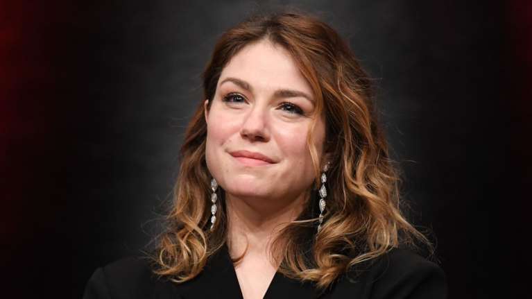 Εφυγε από τη ζωή στα 43 της η ηθοποιός Εμιλυ Ντεκέν - Έπασχε από σπάνια μορφή καρκίνου