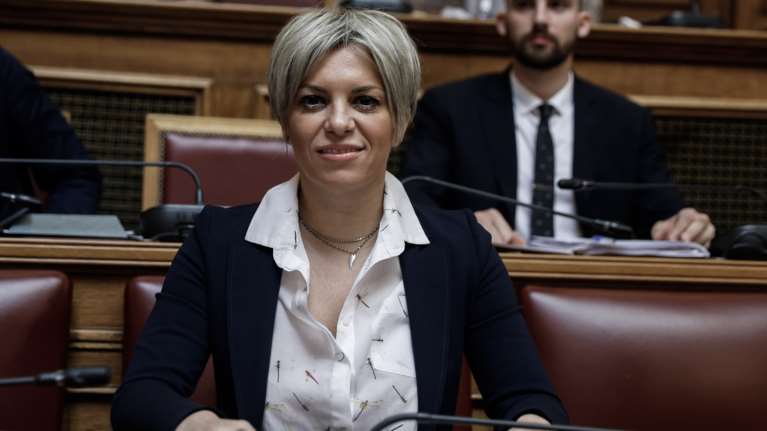 Δεν κατεβαίνει στις εκλογές η Νικολάου: &quot;Αποσύρομαι&quot; λέει η ίδια - &quot;Ηξερε ότι δεν θα είναι στα ψηφοδέλτια&quot; απαντά η ΝΔ