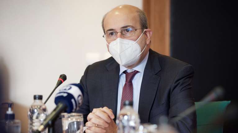 Χατζηδάκης: Μπαίνει τέλος στα φαινόμενα κατάχρησης με τους ανέργους των 300.000 ευρώ το χρόνο