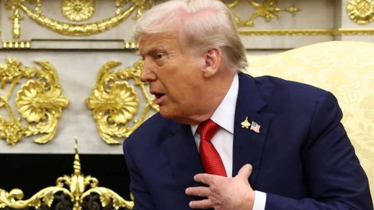 Ο Τραμπ υποδέχτηκε τον Ερντογάν με καρφίτσα F-35 στο πέτο [εικόνες]