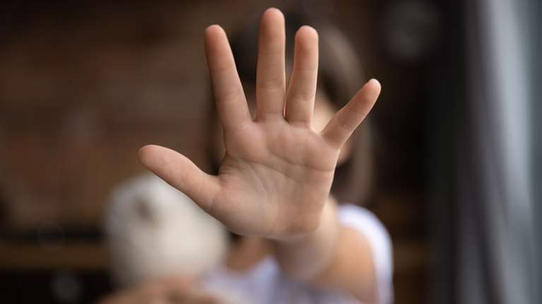 Σοκ σε γυμνάσιο της Πάτρας: Καθηγήτρια αρνήθηκε να βαθμολογήσει μαθήτρια γιατί "δεν στηρίζει λ@@@ες"