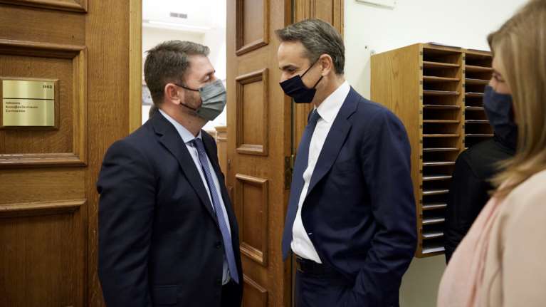 Αναψε φωτιές η δήλωση Ανδρουλάκη για πρωθυπουργό "άγνωστο Χ" - Βολές από ΝΔ, αναταραχή στο ΠΑΣΟΚ