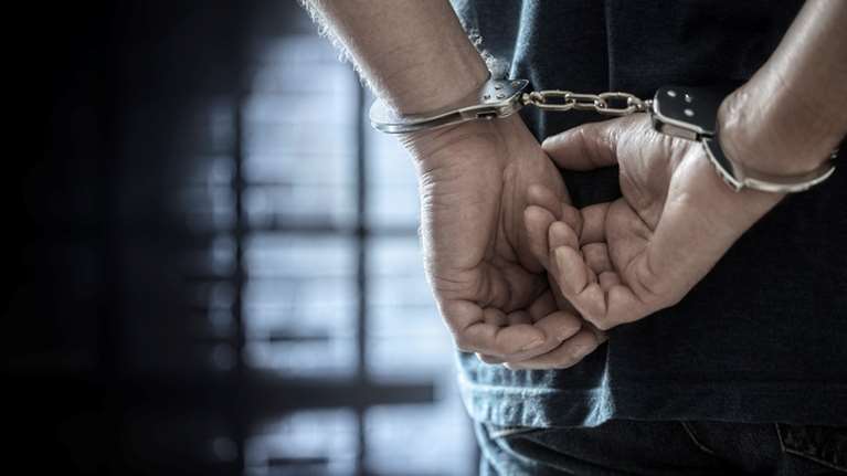 Πάτρα: Φορτωμένοι με ναρκωτικά πήγαν στο καρναβάλι δύο στρατιωτικοί- Κοκαΐνη, κάνναβη, ecstasy και… αντιασφυξιογόνα μάσκα