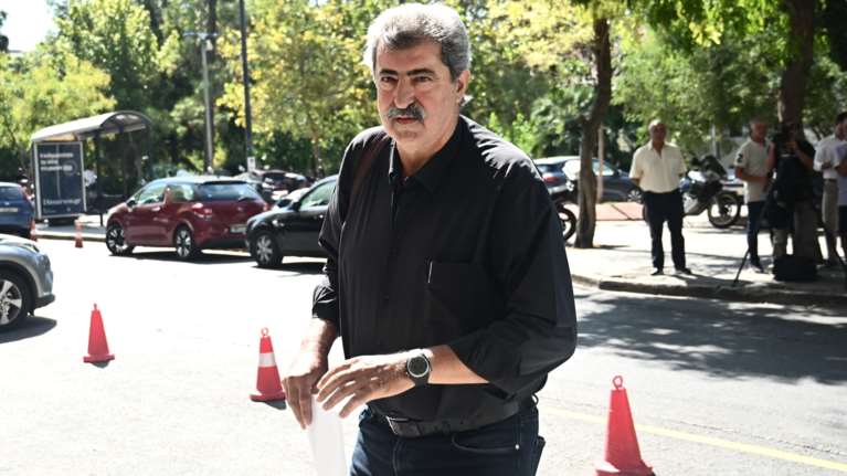 Ο Παύλος Πολάκης κατέθεσε και επίσημα την υποψηφιότητά του για την προεδρία του ΣΥΡΙΖΑ-ΠΣ