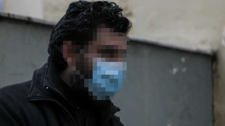 Έλεγε στην 17χρονη ότι μπορεί να τον βλέπει &quot;σαν πατέρα&quot; και τη βίαζε - Σοκάρει η κατάθεση της ανήλικης για τον ιερέα