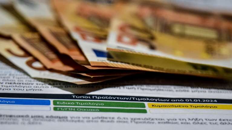 Πράσινο, κίτρινο ή μπλε τιμολόγιο ρεύματος; - Τα υπέρ, τα κατά και το ρίσκο για τους καταναλωτές