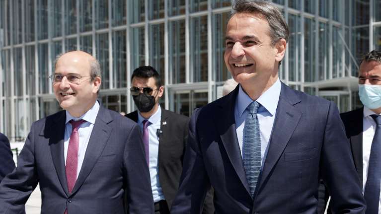 Ανακοινώσεις για τον κατώτατο μισθό: Συνάντηση Μητσοτάκη - Χατζηδάκη στο Μαξίμου - Πληροφορίες για πάνω από 710 ευρώ