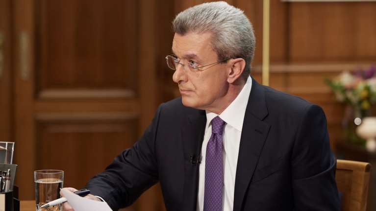 Η απίθανη σκηνή με τον Χατζηνικολάου: Διαφώνησε με την πρώτη δημοσκόπηση μετά τα Τέμπη αλλά την παρουσίασε [βίντεο]
