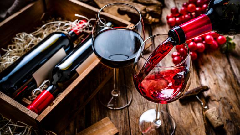 Πόσο κρασί καθημερινά μπορεί να ωφελήσει την καρδιά - Πότε ξεπερνάμε το όριο