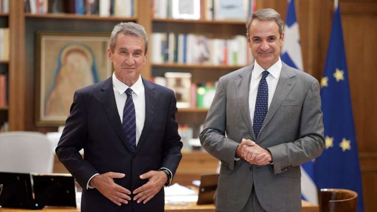 Τα μηνύματα από την προσχώρηση Λοβέρδου στη ΝΔ - &quot;Διεύρυνση με στόχο την αυτοδυναμία&quot;