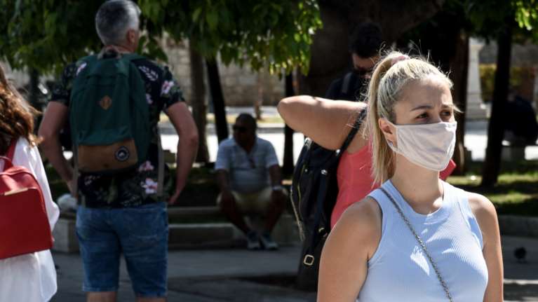 Κορονοϊός: Γιατί δεν μπορεί να γίνει τοπικό lockdown σε δήμους της Αθήνας [Βίντεο]