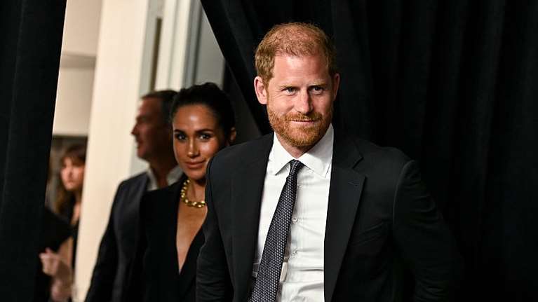 Μέγκαν Μαρκλ: Την κατηγορούν ότι κρατάει τα ρούχα από τις φωτογραφίσεις με το "έτσι θέλω"