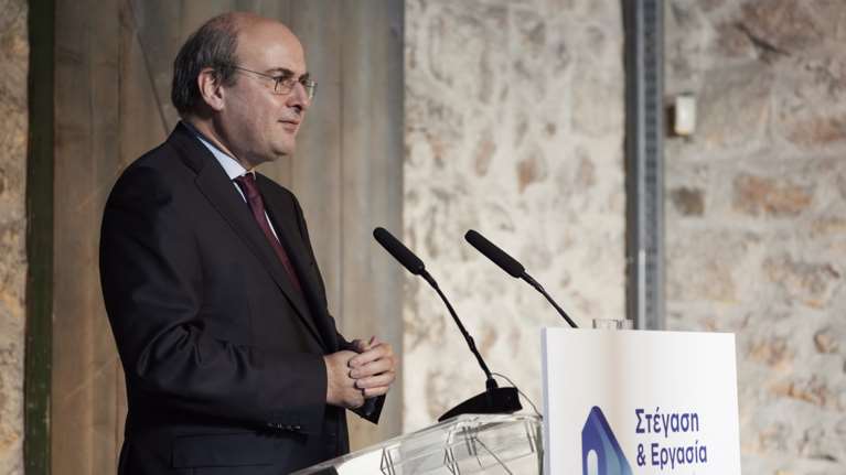 Χατζηδάκης: Πρώτη φορά βλέπω απεργία υπέρ των πονηρούληδων και των καταχραστών -  Οι συνδικαλιστές στη ΔΥΠΑ