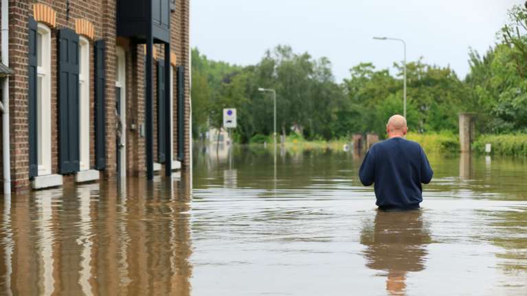 Εικόνες αποκάλυψης σε Ολλανδία και Βέλγιο - Εκκενώνονται πόλεις από τις πλημμύρες