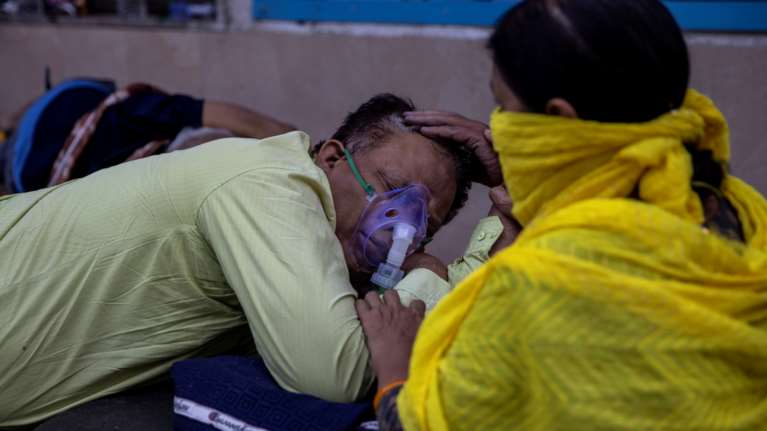 Σοκ στην Ινδία: Σχεδόν 1.000 γιατροί έχουν πεθάνει από κορονοϊό