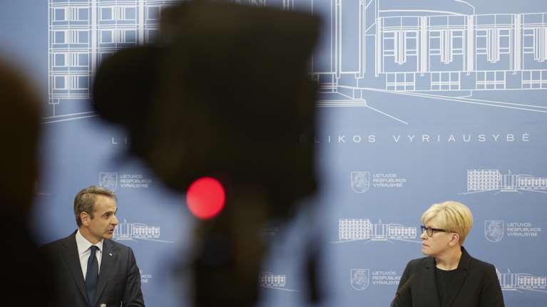 Τα καρφιά Μητσοτάκη στην Τουρκία από τη Λιθουανία: Ολοι στηρίζουμε την Ουκρανία...εκτός από έναν, που δεν επιλέγει πλευρά