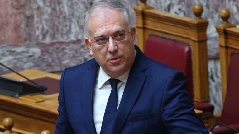 Στοπ στις υπέρογκες αυξήσεις στα ασφάλιστρα - Έλεγχος στο καρτέλ στην ιδιωτική υγεία