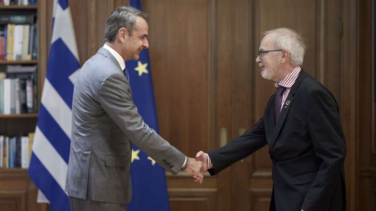 Ο Μητσοτάκης με τον πρόεδρο της Ευρωπαϊκής Τράπεζας Επενδύσεων - Έπεσαν οι υπογραφές για τους έξυπνους μετρητές ρεύματος