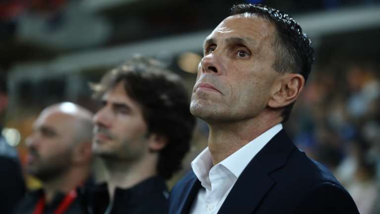 Η απάντηση της ΕΠΟ στον Γκουστάβο Πογέτ για τον απλήρωτο συνεργάτη του: "Αρνείται να βγάλει ελληνικό ΑΦΜ"