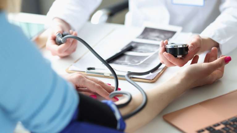 Οι τρεις βλάβες που προκαλεί στο σώμα μας η υπέρταση - Η ύπουλη ασθένεια που περνά απαρατήρητη