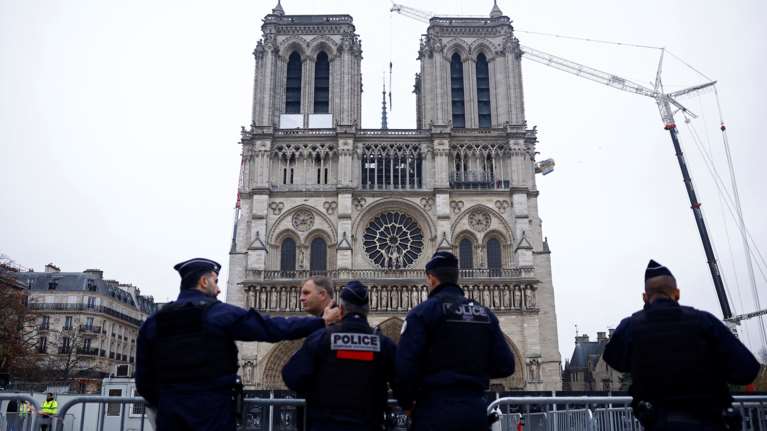 Αστακός το Παρίσι ενόψει του αγώνα Γαλλίας-Ισραήλ: Το Τελ Αβίβ καλεί τους Ισραηλινούς να μην πάνε - Ο Μακρόν θα είναι στο γήπεδο