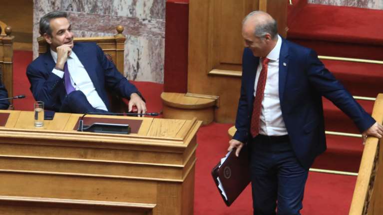 Πυρά ΠΑΣΟΚ: Να απαντήσει η κυβέρνηση αν ο Βελόπουλος απέφυγε να πληρώσει ΦΠΑ από τις κεραλοιφές